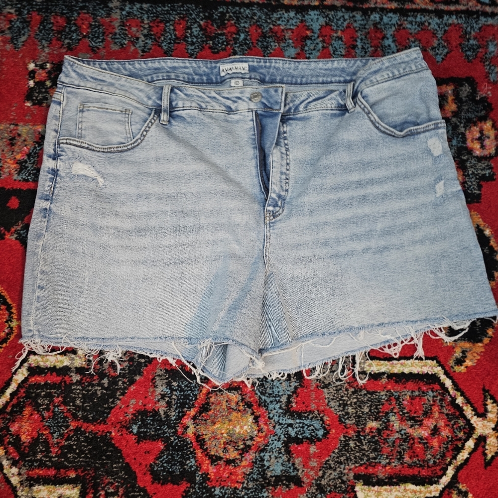 Ava & Viv brand size 26W denim shorts